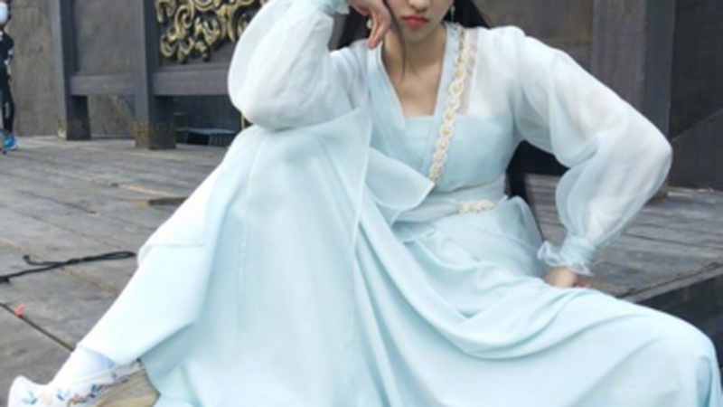 孟子义何与综艺同台，默契互动引热议